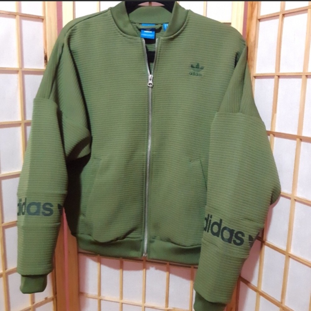 Rare ‘Three Stripes’ ADIDAS jacket🔥🔥